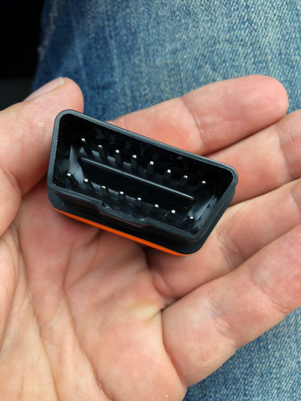 Діагностичний адаптер (сканер) Vgate iCar 2 WiFi ELM327 2