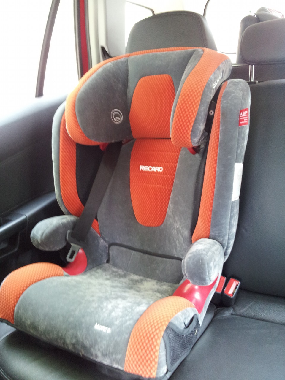 Доповнив свій салон Recaro 2