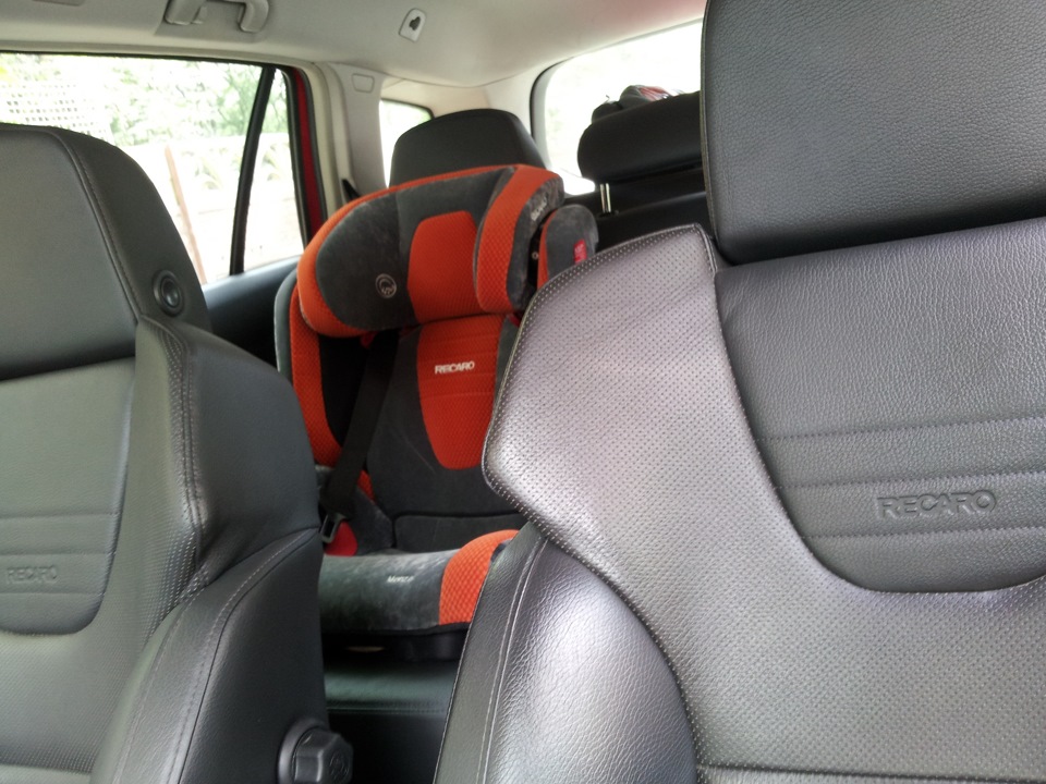 Доповнив свій салон Recaro 1