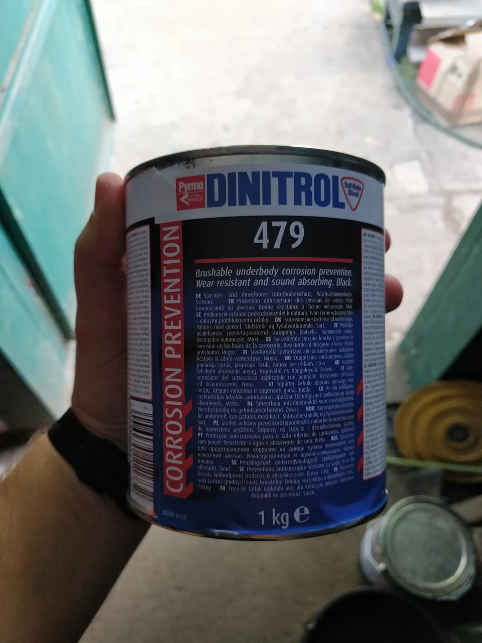 Обробка колісних арок рідкими підкрилками Dinitrol 479