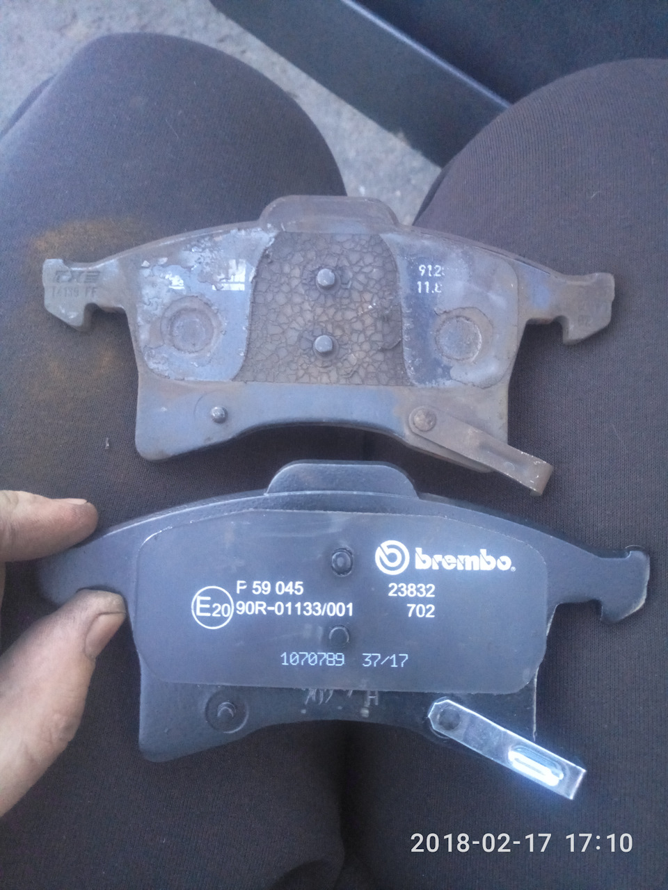 Заміна передніх гальмівних колодок на Brembo P59045 1