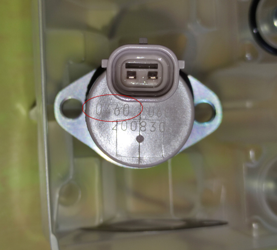 #17 Denso DCRS301110 vs Denso DCRS300260. Розпакування та порівняння двох редукційних клапанів. 5