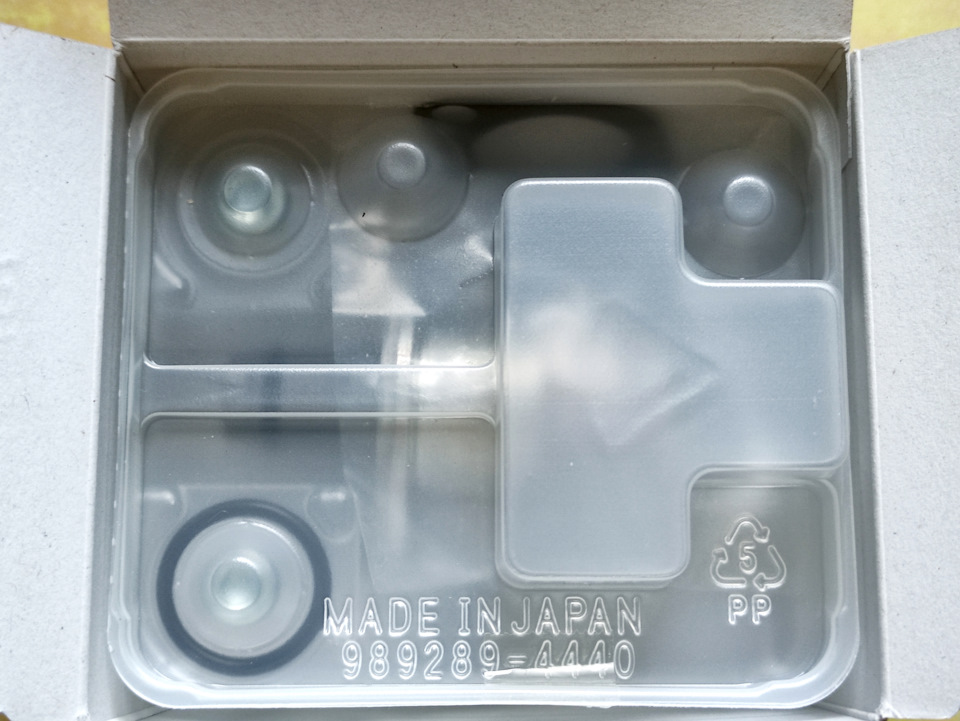#17 Denso DCRS301110 vs Denso DCRS300260. Розпакування та порівняння двох редукційних клапанів. 3