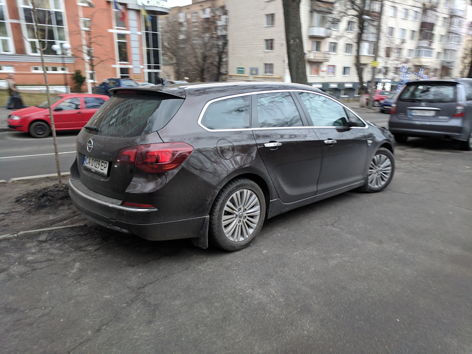 Astra J Sports Tourer OPC Line 2