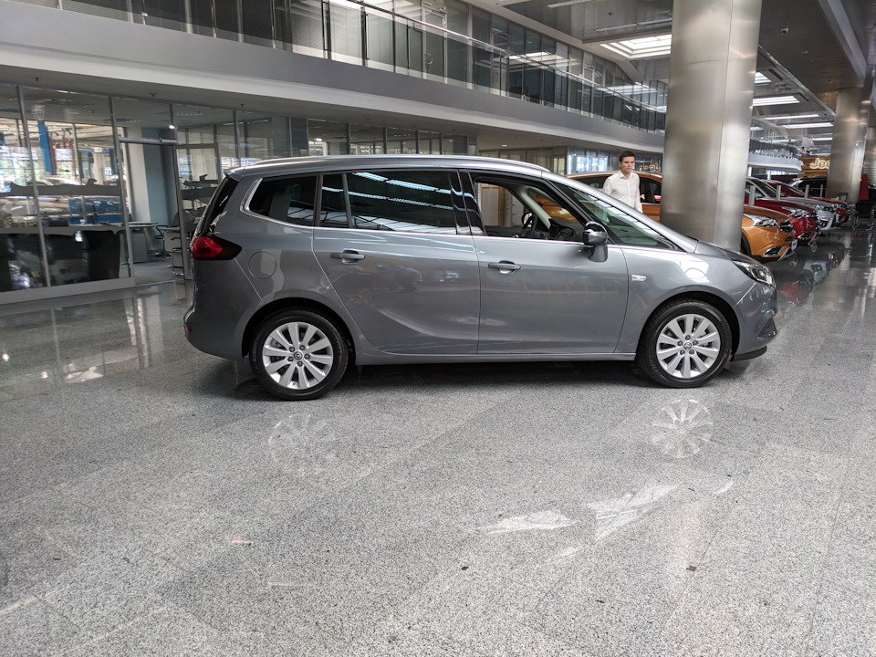 Візит до автоцентру Opel на Столичному шосе 4