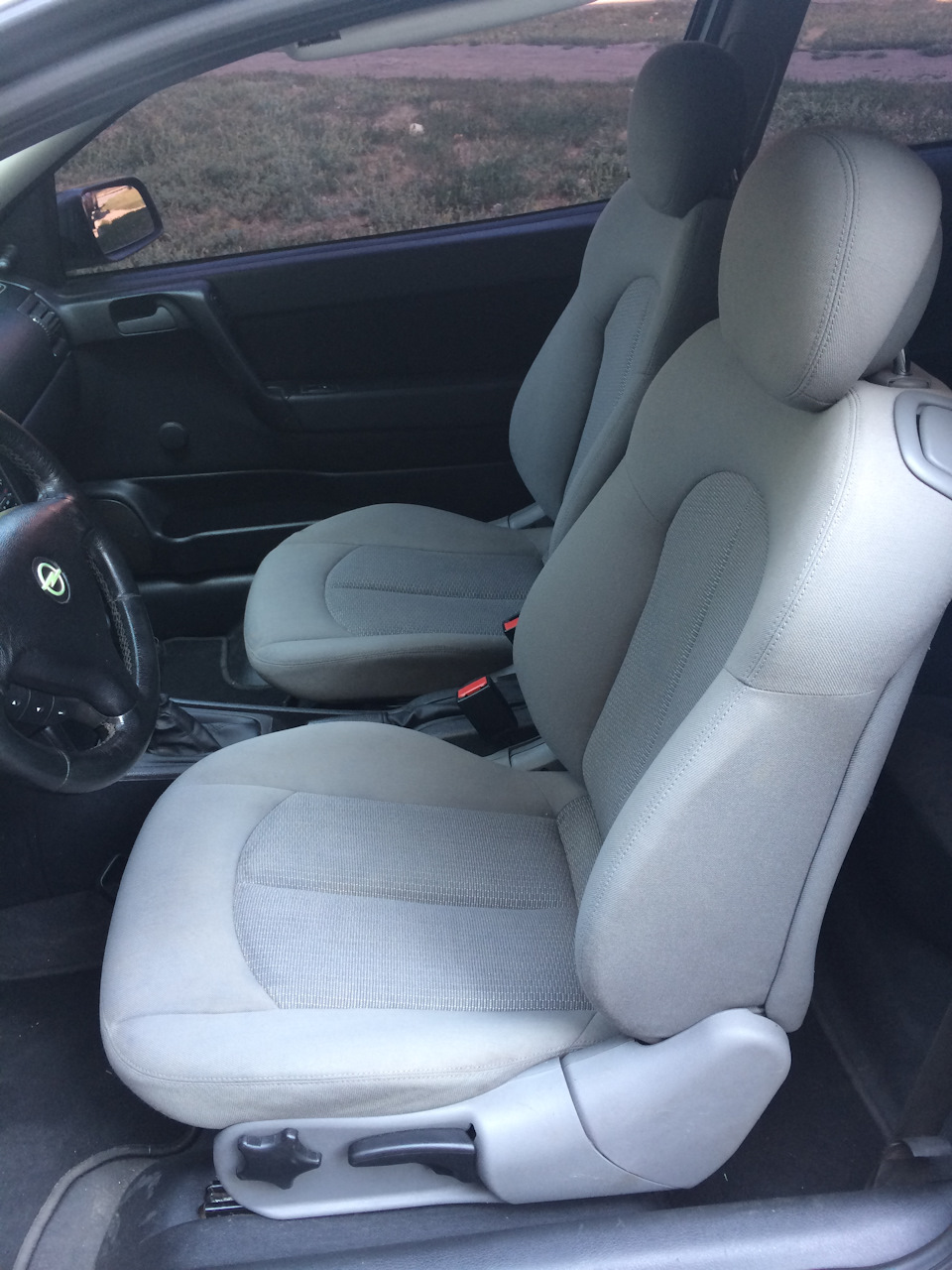Зміна стокових сидінь Opel Astra G на сидіння від Mercedes Benz W203 Coupe. 1