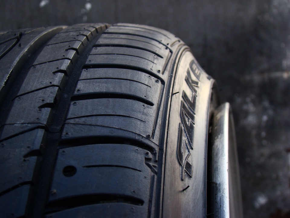 Falken 9_205_40_17 und Nexen 10_215_40_17 1
