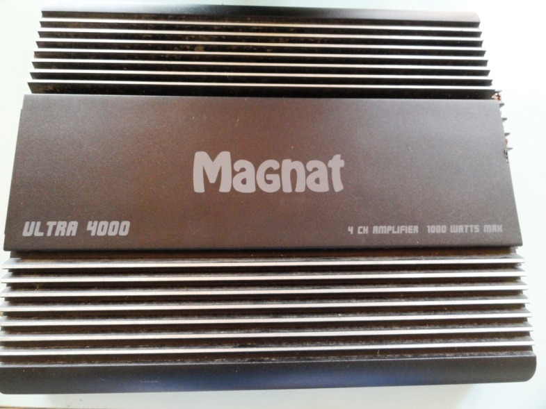 Акустика. Тепер два саби Magnat по 300 Вт + підсилок 4 канали 5