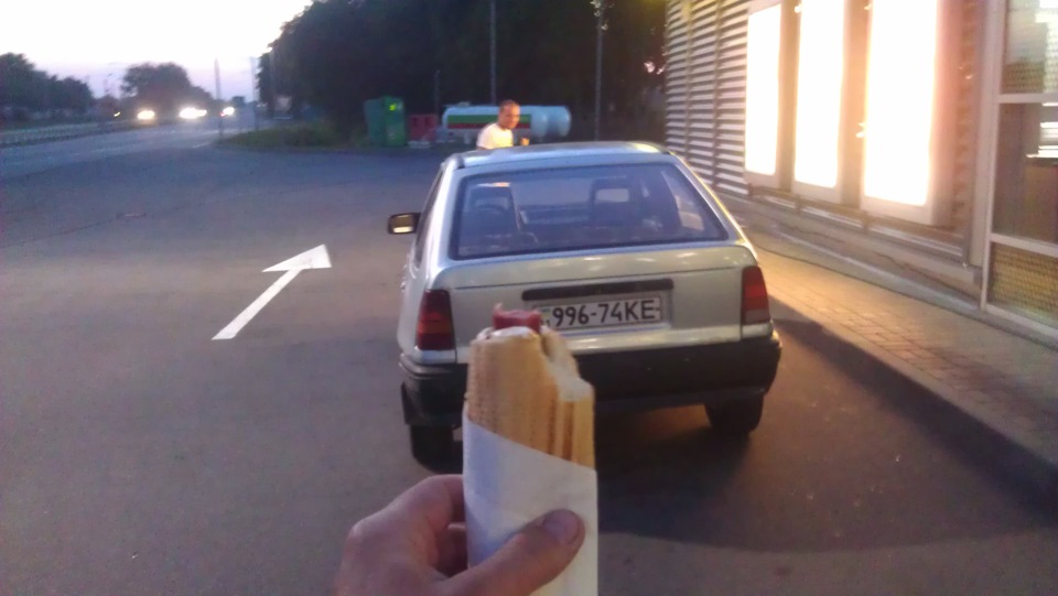 З'їздили нещодавно з другом і купиви самовар)))) 3
