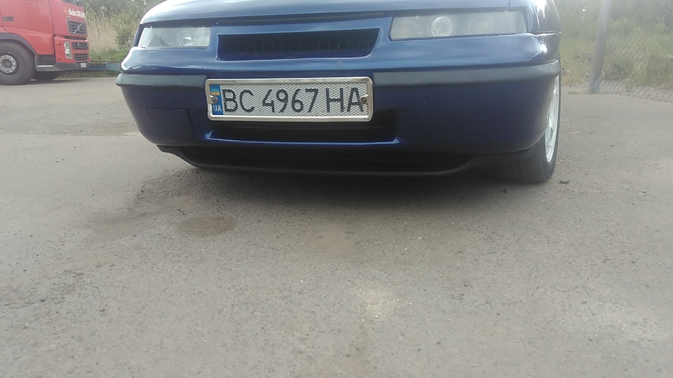 Губа на стік бампер Calibra 4