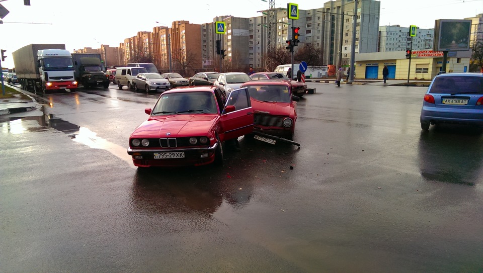 Короче потрапив я сьогодні в аварію РОЗБИВ ПІДЖОПНИЧОК 1
