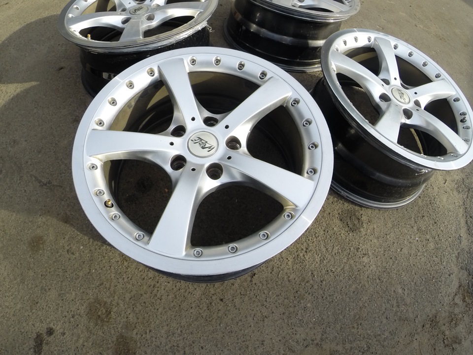 Продам R18 5*120 8.5J ET40 BMW, Wolf 1