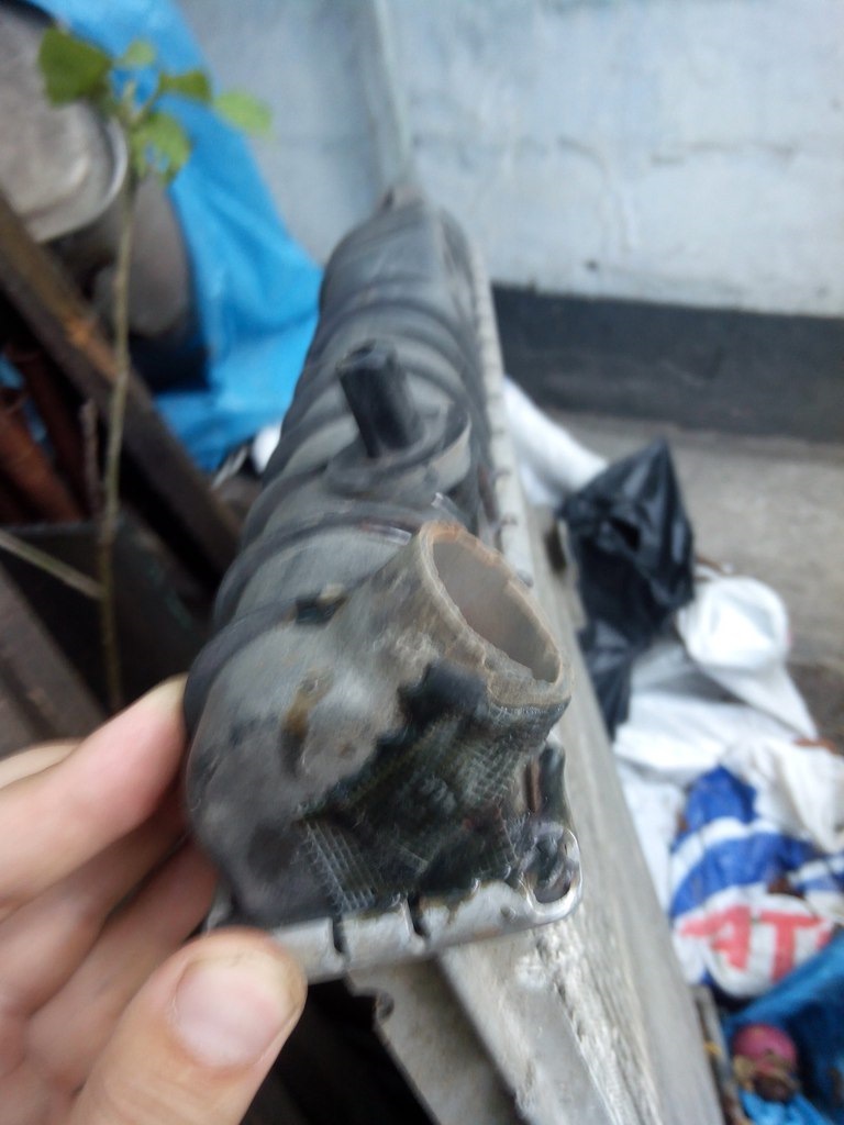 Розвалився радіатор 1