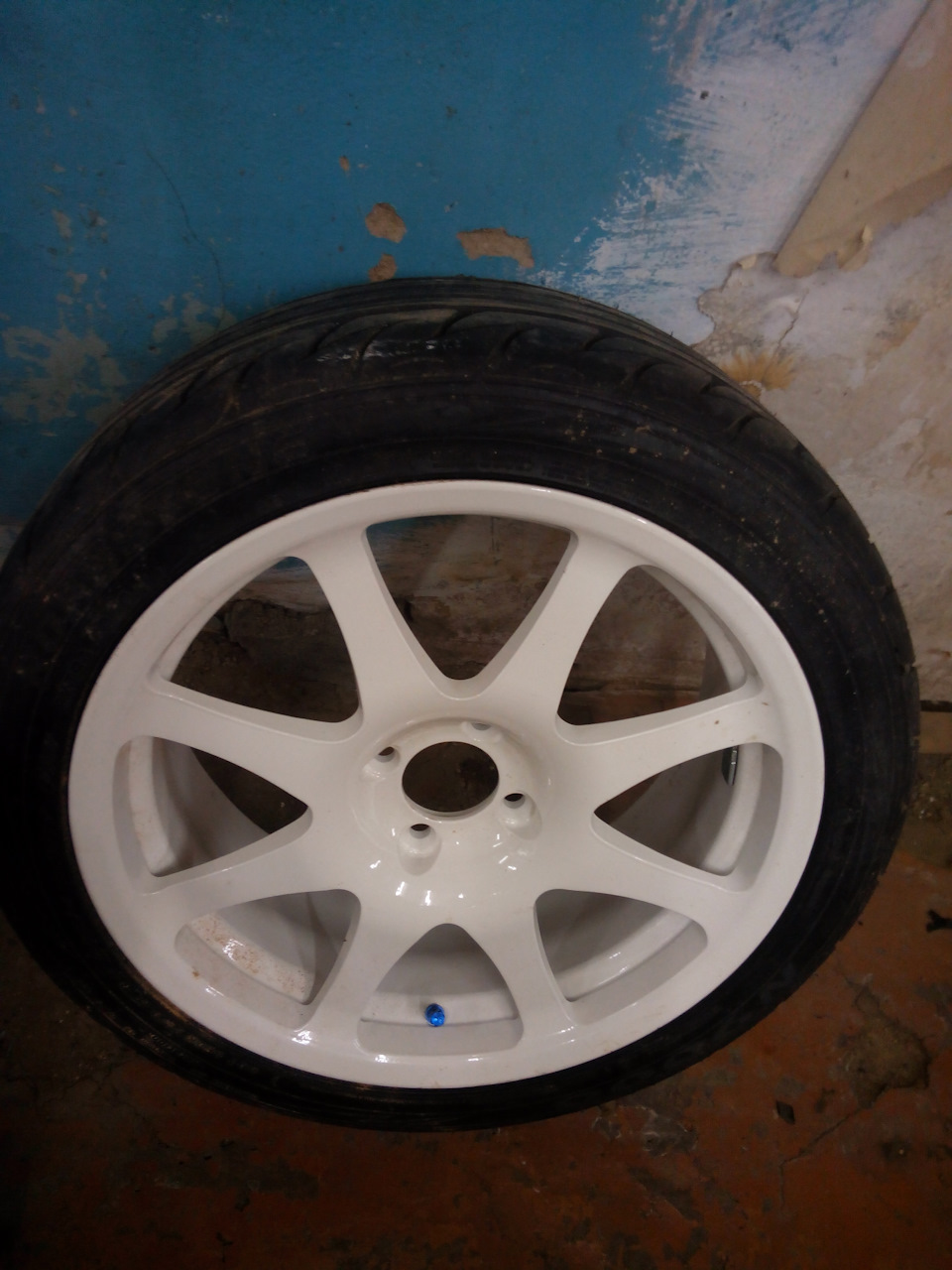 Взяв пару на зад Roadstone N9000 3