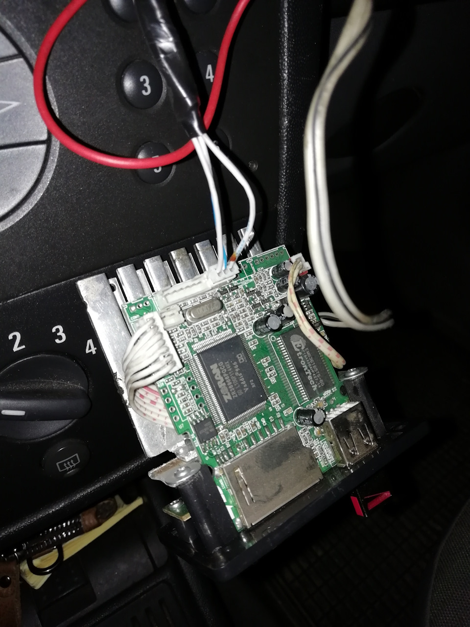USB вихід до магнітоли 2