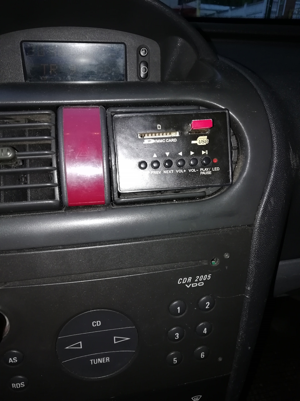 USB вихід до магнітоли 1
