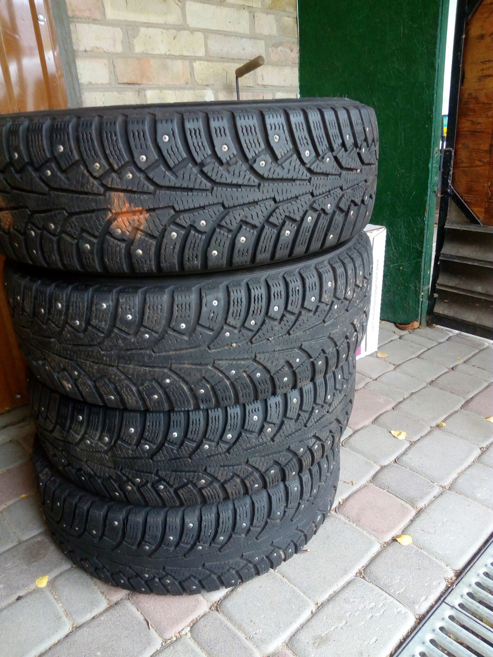Резина б/у. 4