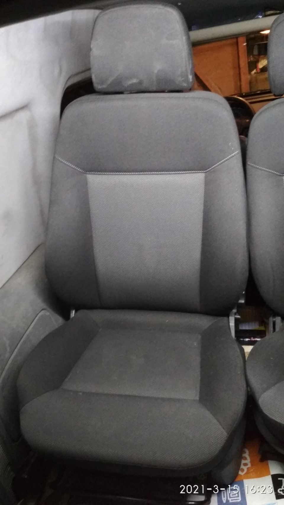 Доробляю пасажира Opel Combo C частину #3, купівлю передніх сидінь та ременів безпеки для задньої крамниці. 2