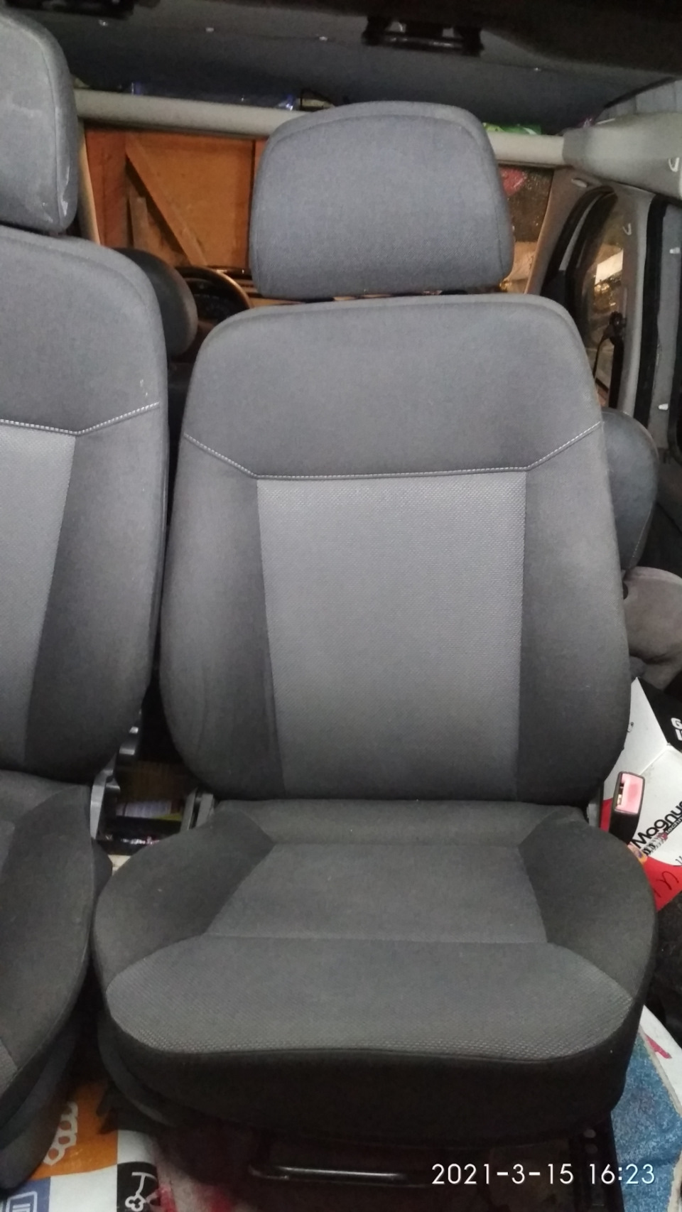 Доробляю пасажира Opel Combo C частину #3, купівлю передніх сидінь та ременів безпеки для задньої крамниці. 3