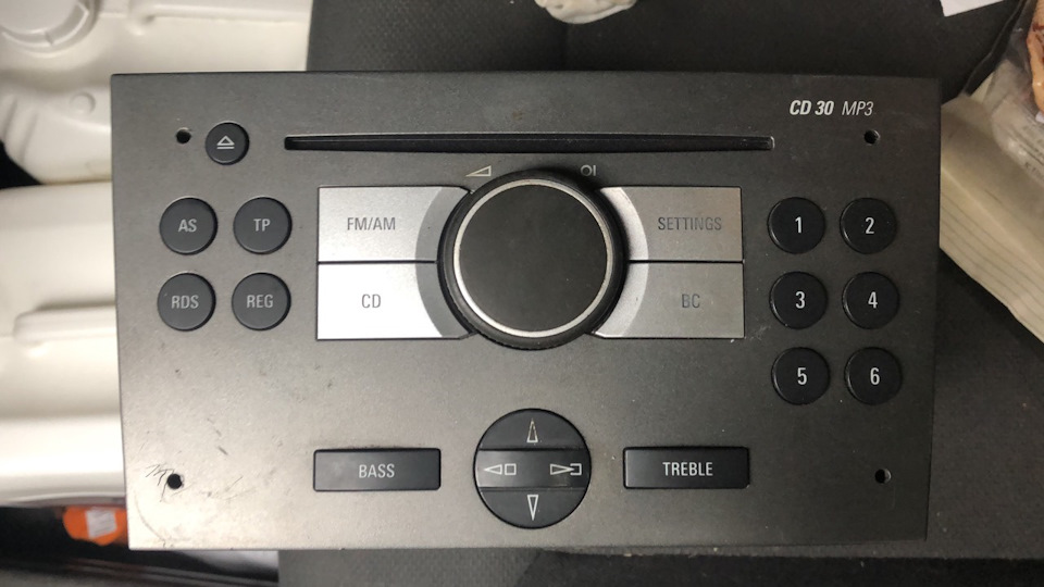 Замінив магнітолу CD30 на CD30 MP3 5