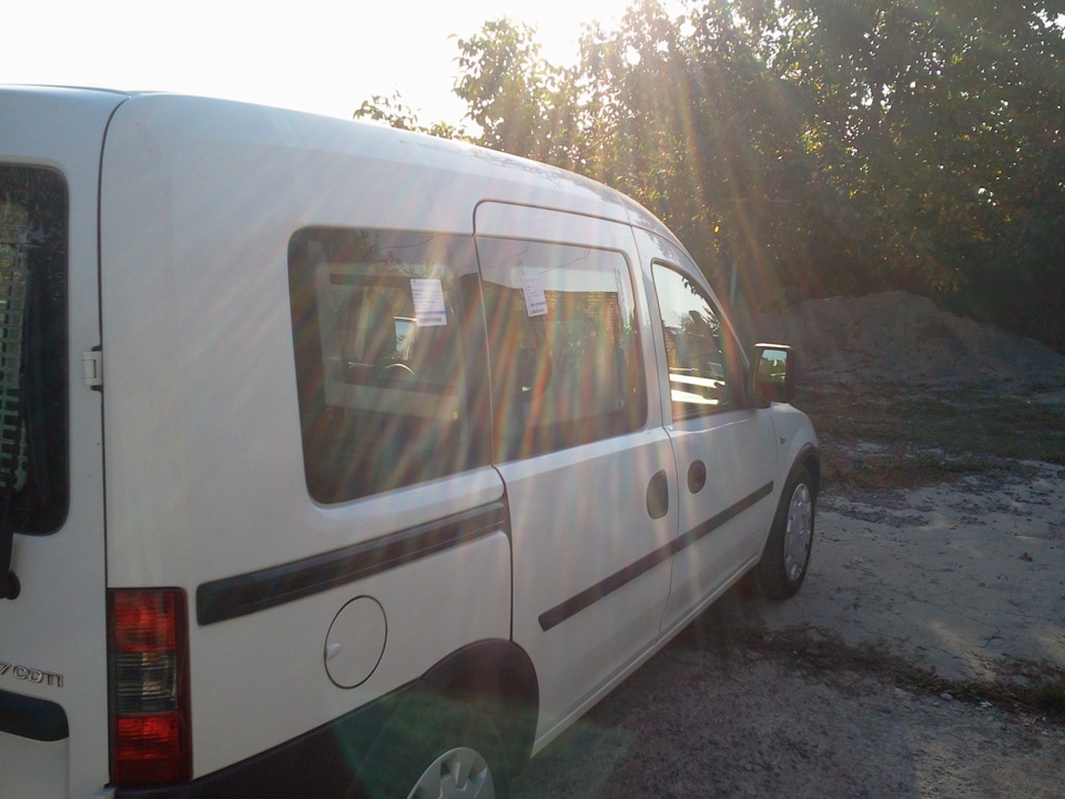 Переобладнання салону opel combo с-van - врізання скла 4