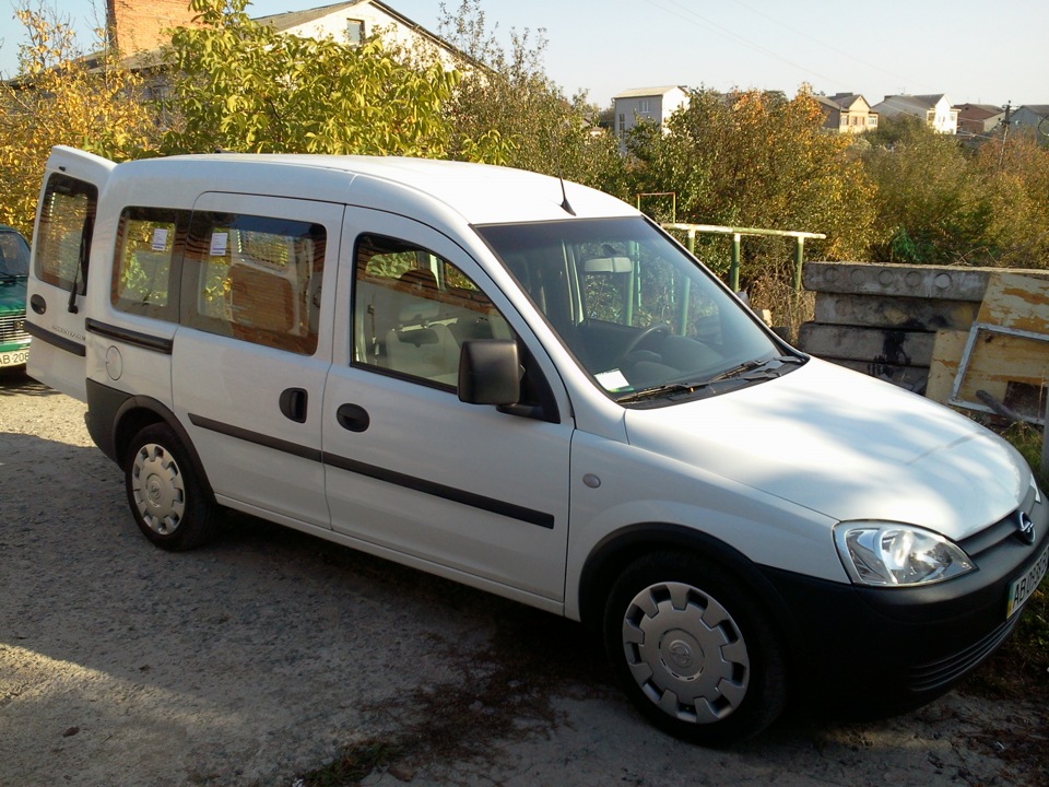 Переобладнання салону opel combo с-van - врізання скла 3