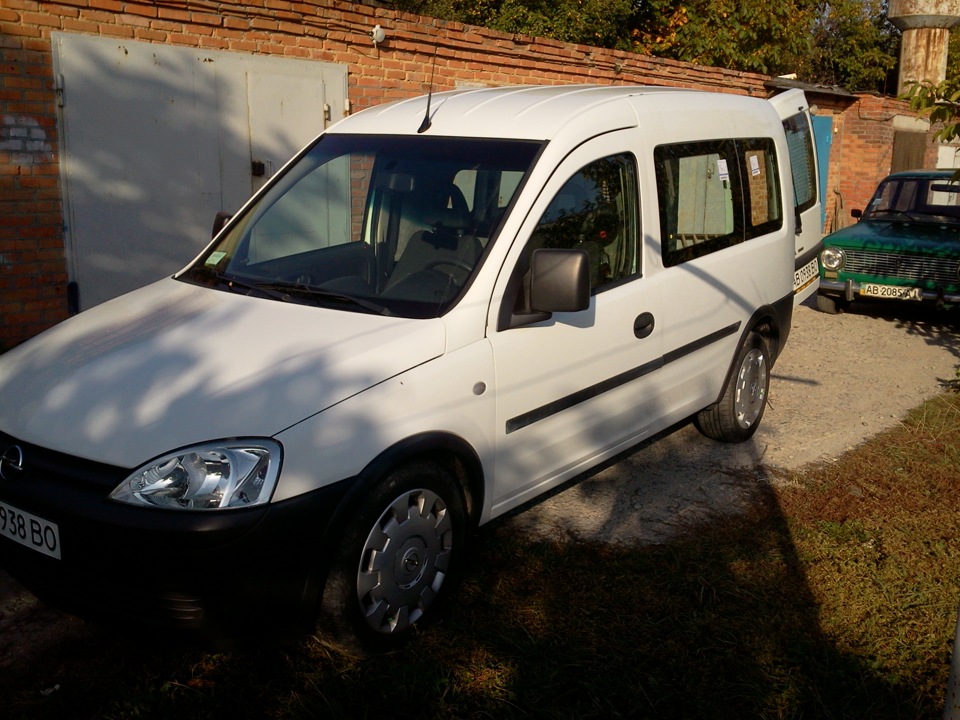 Переобладнання салону opel combo с-van - врізання скла 2