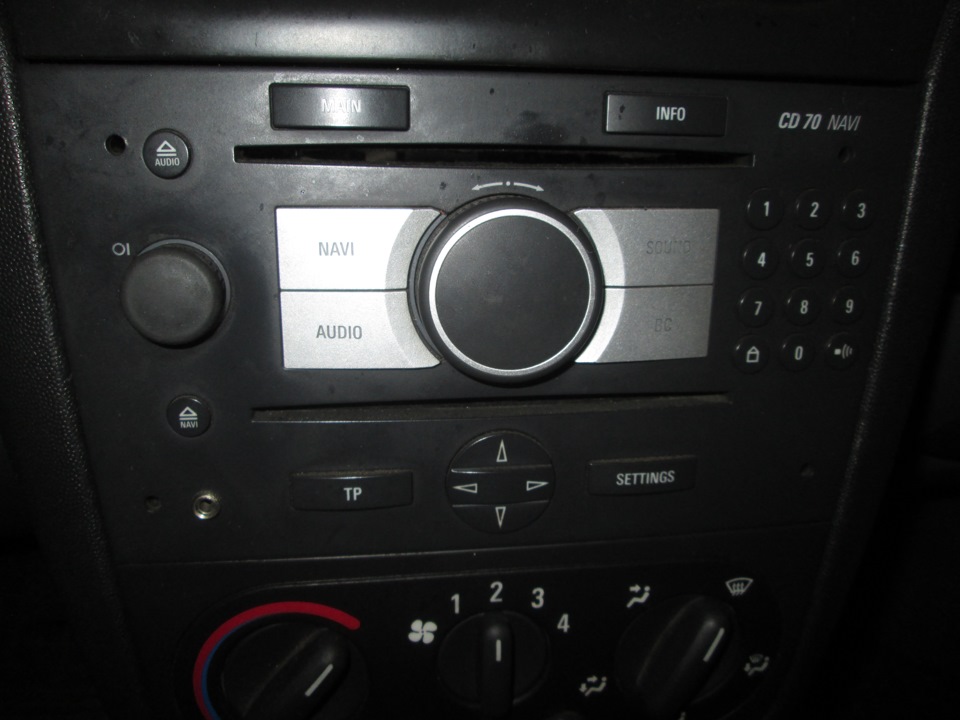Встановлення AUX в штатну автомагнітолу CD70 Navi 2