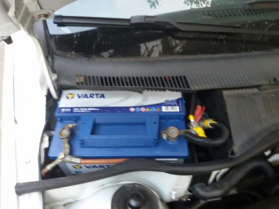 Тех. частина 8. Заміна акумулятора Varta Blue Dynamic 74Ah 1