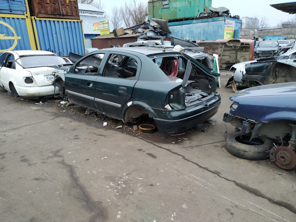 Ставимо ремені безпеки на задній ряд сидінь 2