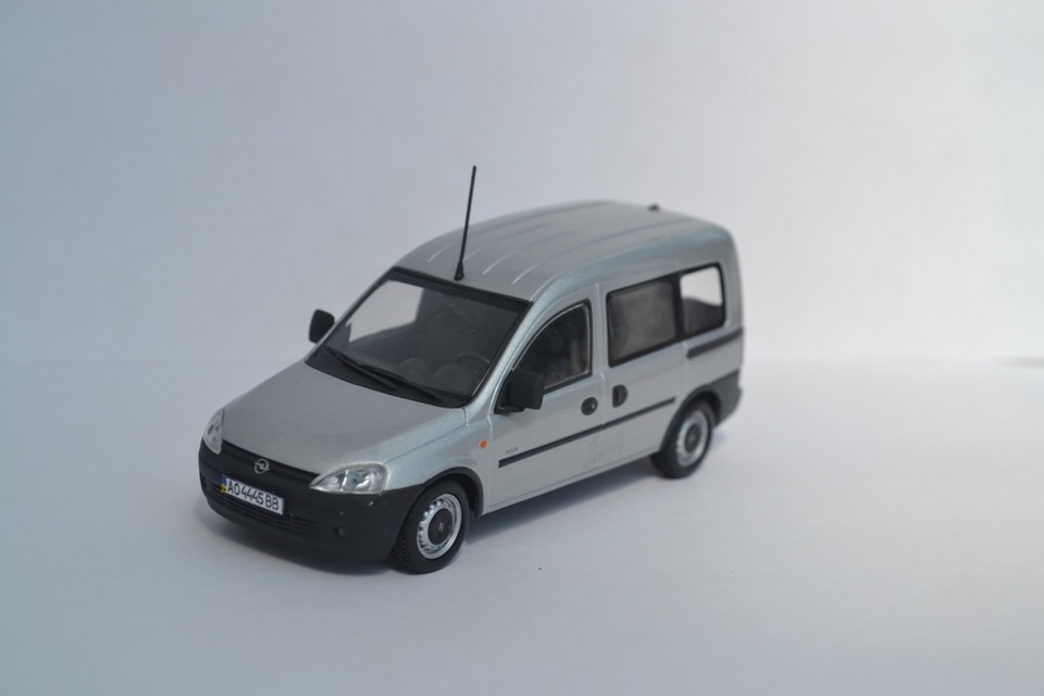 Масштабна модель Opel Combo 1