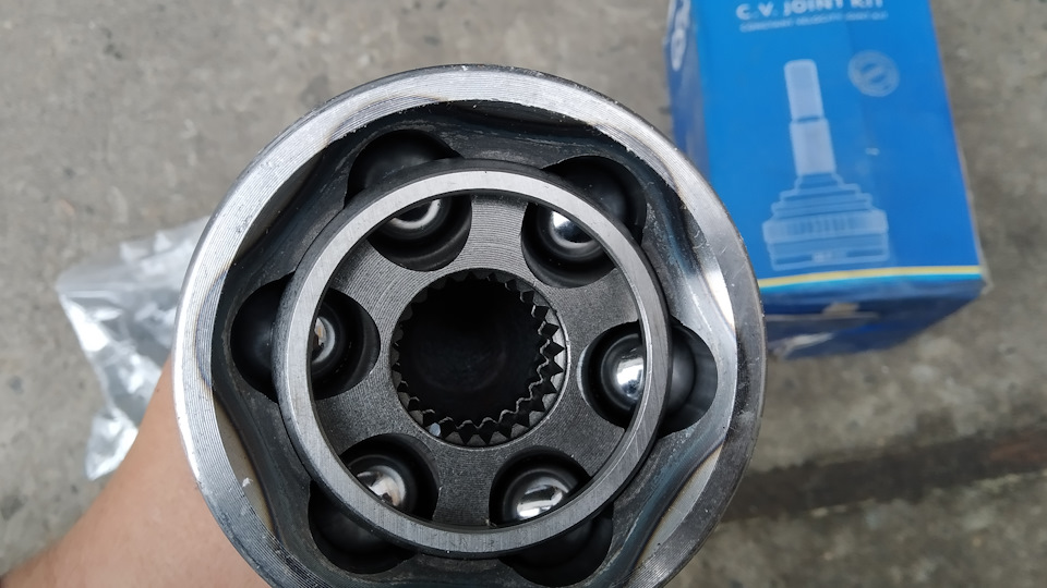 Хлопці може кому потрібен шрус 1.7CDTI? 2