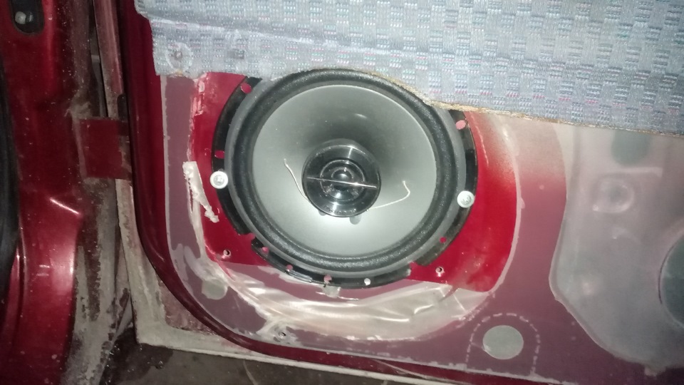 Купив собі в машинку ALPINE URE 81R:)))) 4