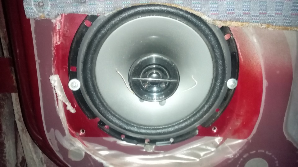 Купив собі в машинку ALPINE URE 81R:)))) 3