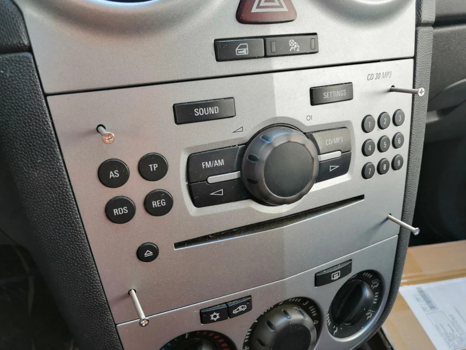 Заміна штатного магнітофона на Isudar PX6 2 Din Android 10