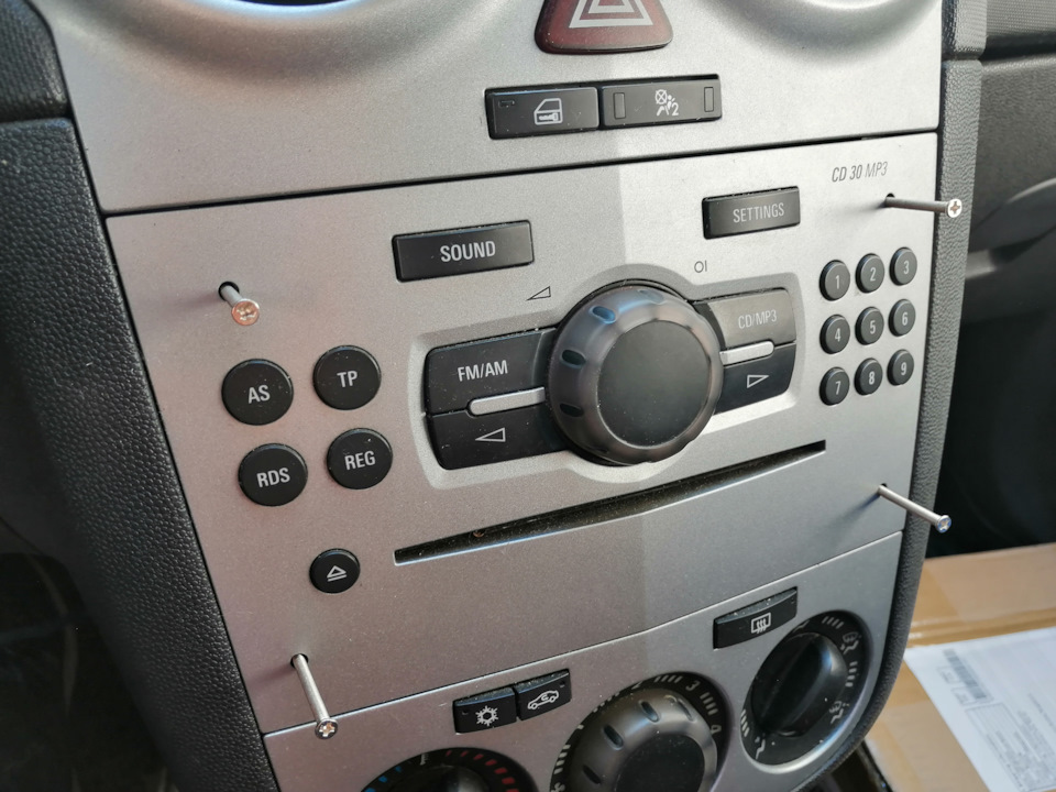 Заміна штатного магнітофона на Isudar PX6 2 Din Android 10 1