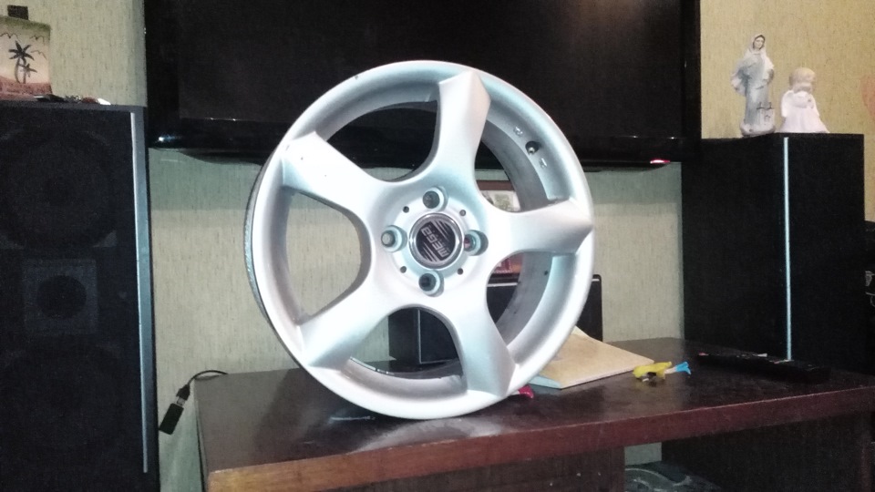 Mega Wheels Silvera R15 2