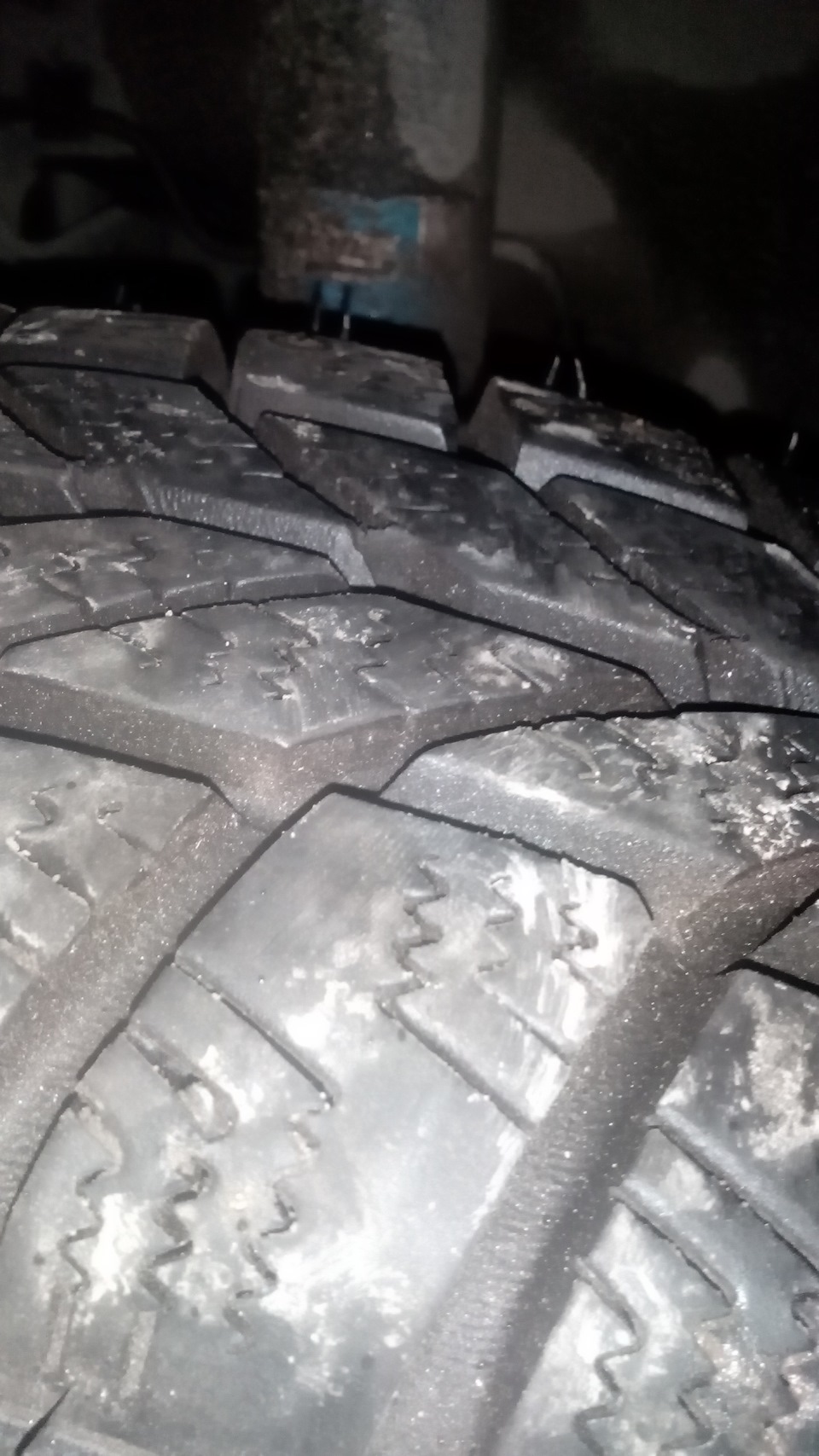 Перевзувся на зиму, за порадою ралістів, вузькі та високі шини. 1