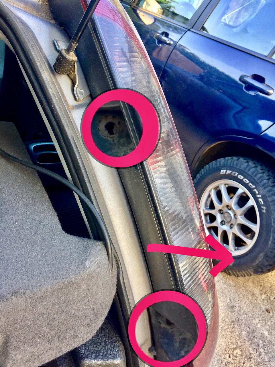 Заміна лампи заднього ходу Opel Corsa C 1