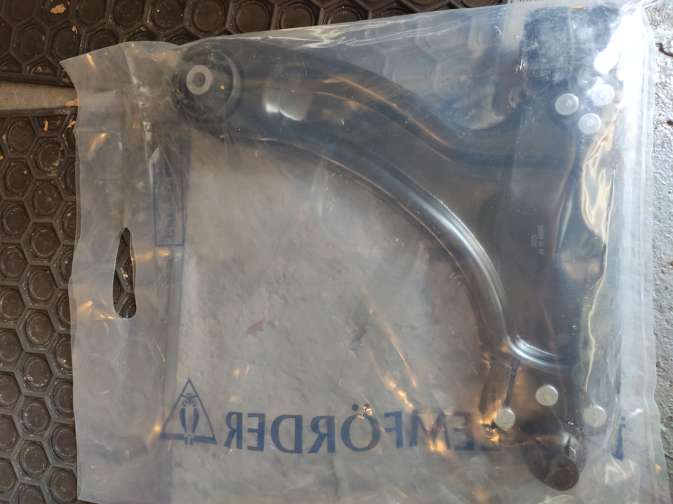 Знайшов причину стукоту в ходовій 3