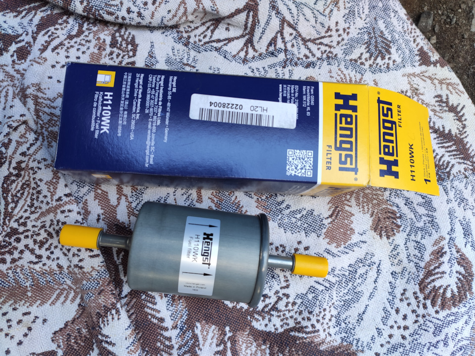 Заміна паливного фільтра Hengst H110wk 4