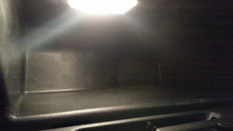 Підсвічування бардачка 1