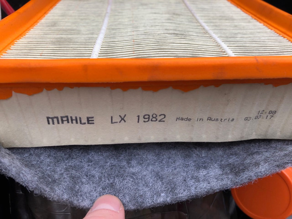 Замінив масло, масляний фільтр, фільтр салону та повітряний фільтр двигуна 4
