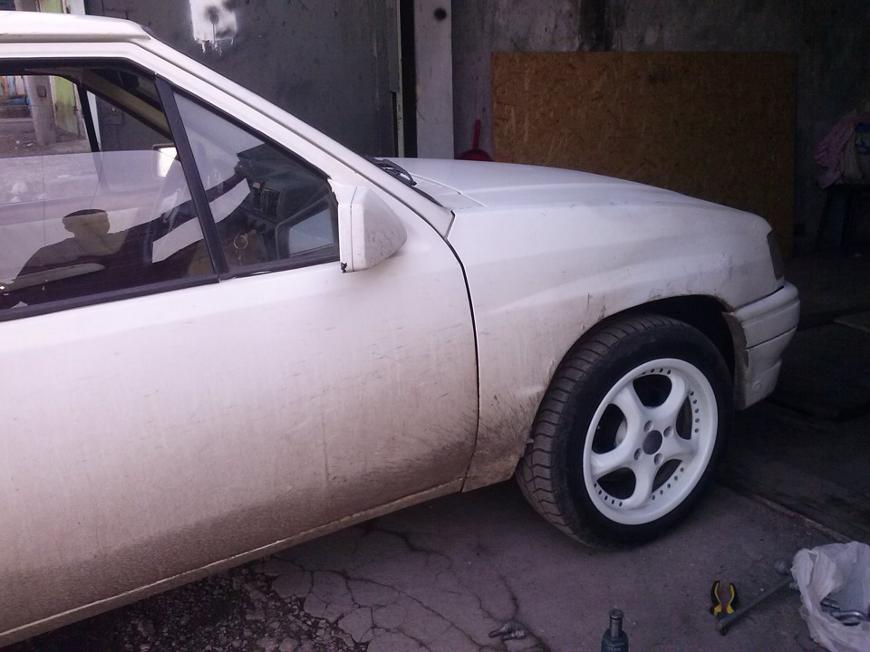 Borbet ROD R15 6.5j.Прийдеться напевно арки розварювати ... так як більша колеса виходять)Гума Dunlop sport 190/60 2