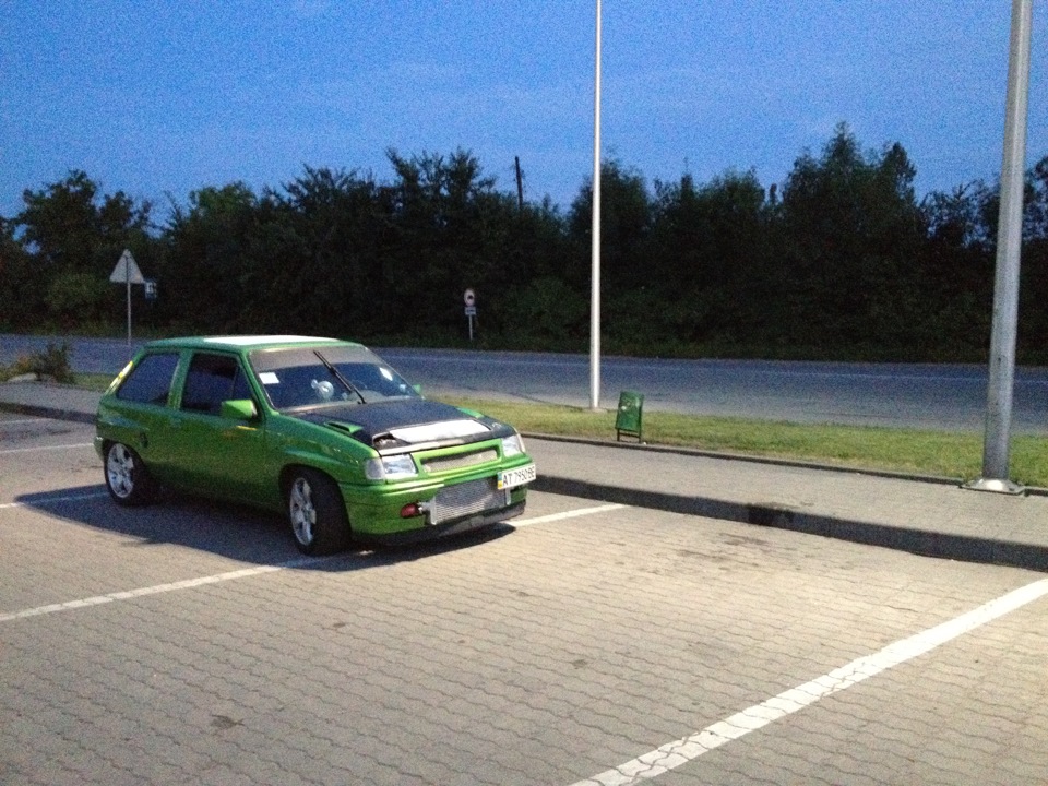 На заправці 1