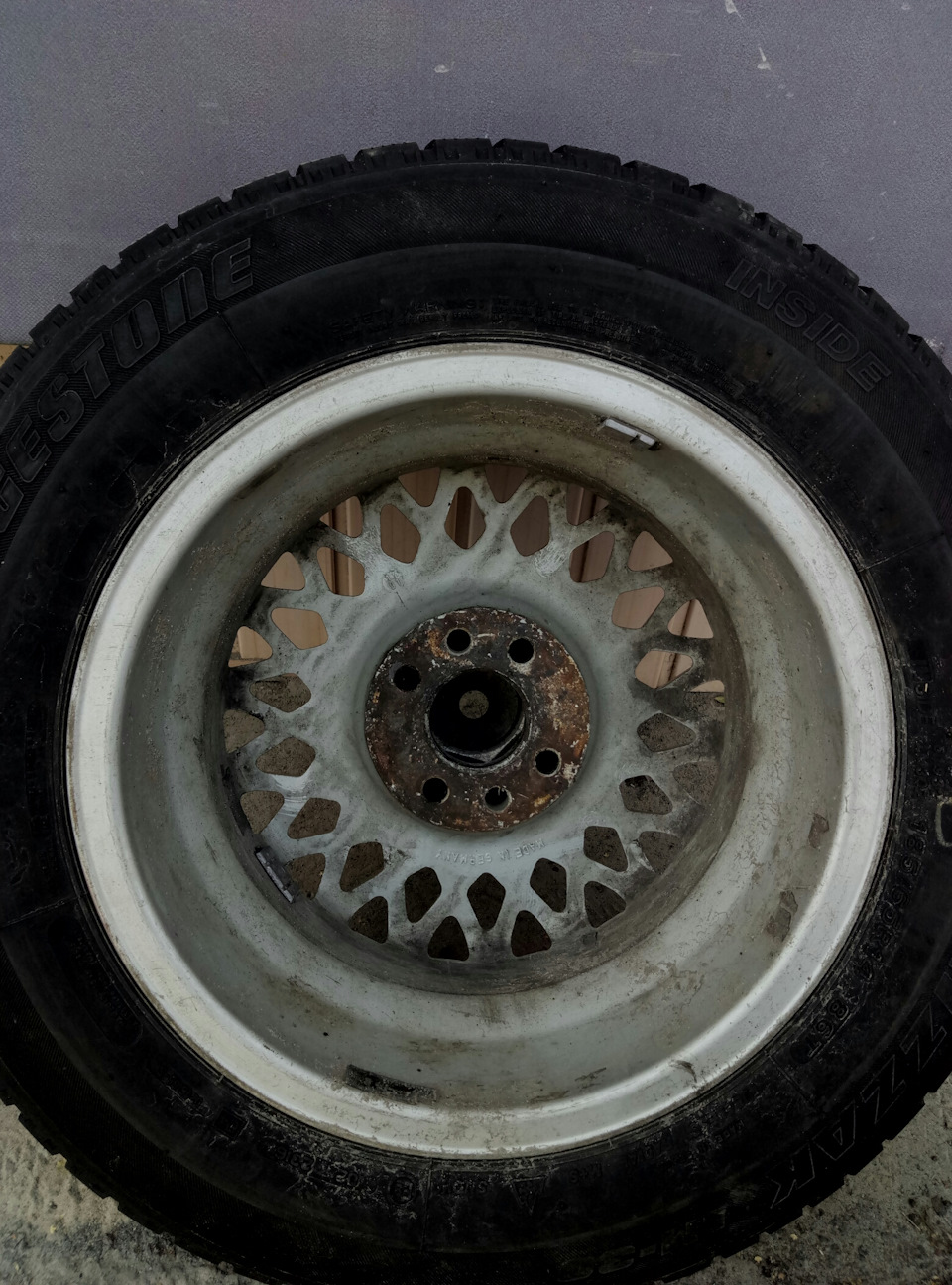 Продано. У продажу Borbet B 14x6j, 4x98, ET та Dia уточню. 4