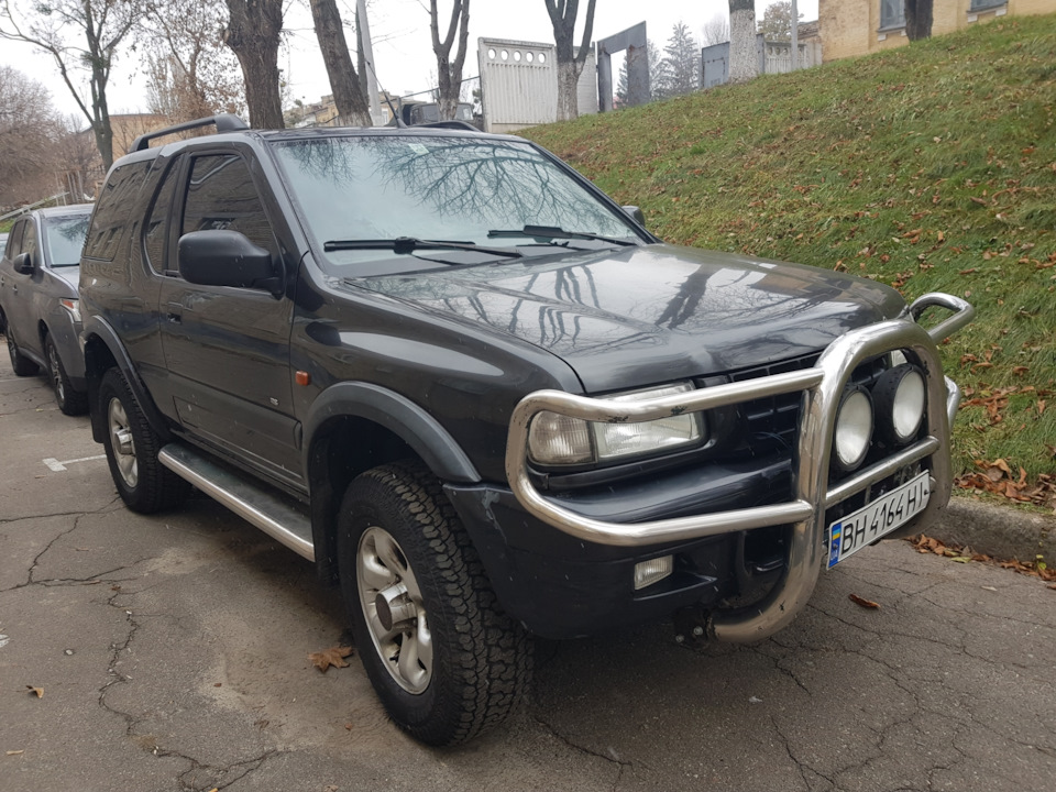 Зібрав Фронтерика з кузовного ремонту + малярка 1
