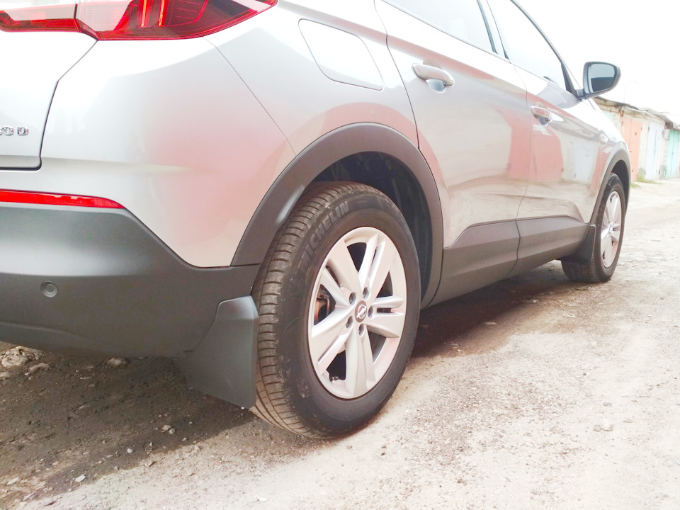 Бризковики Opel Grandland X 3
