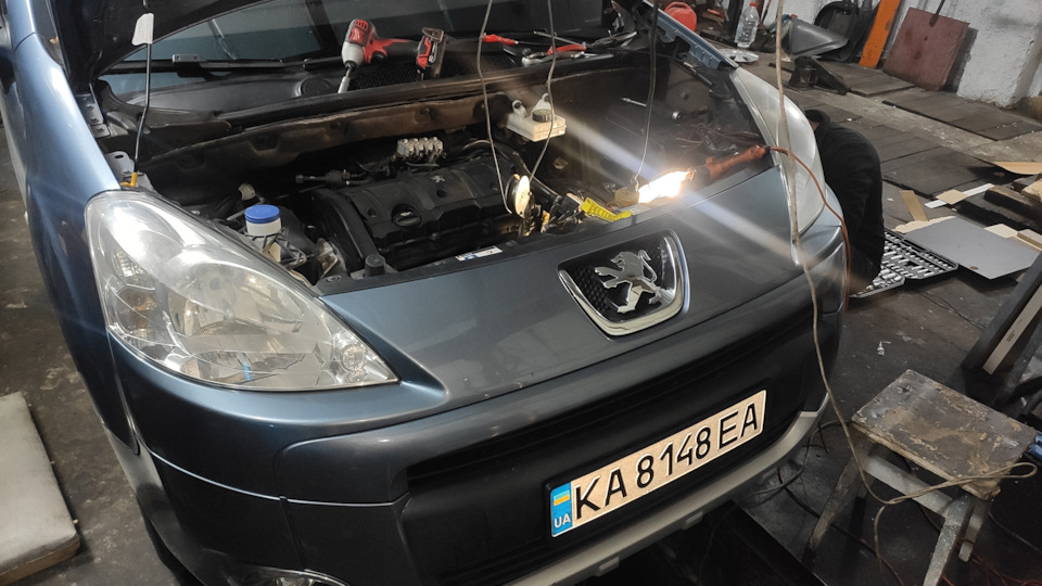 Peugeot Partner Tepee 1.6 Бензин ЗАМІНА ЗЧЕПЛЕННЯ 3