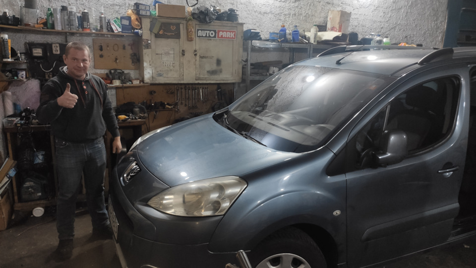Peugeot Partner Tepee 1.6 Бензин ЗАМІНА ЗЧЕПЛЕННЯ 1